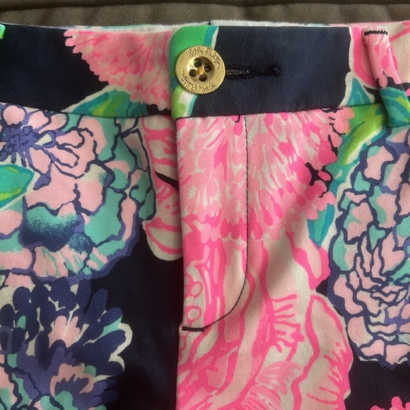 Lilly Pulitzer Callahan Knit Short. Size 2. - Picture 3 of 8